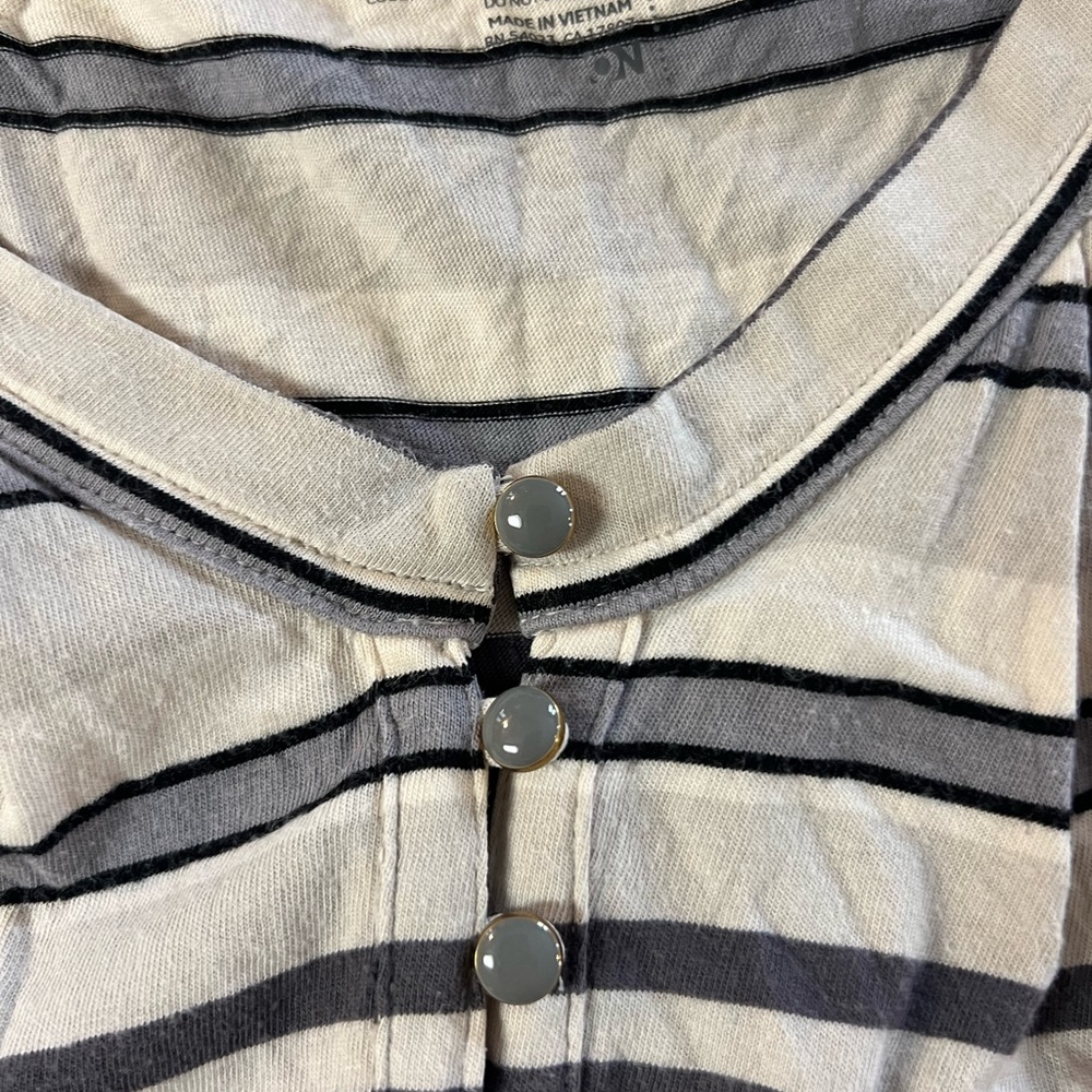 NWOT Old Navy Women’s Black and White Striped Tank Top - Picture 3 of 7